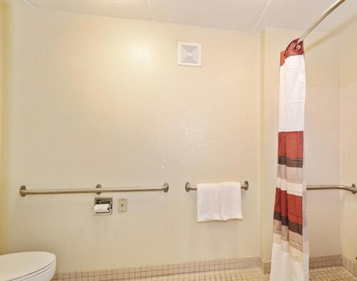 Red Roof Inn Akron Εξωτερικό φωτογραφία