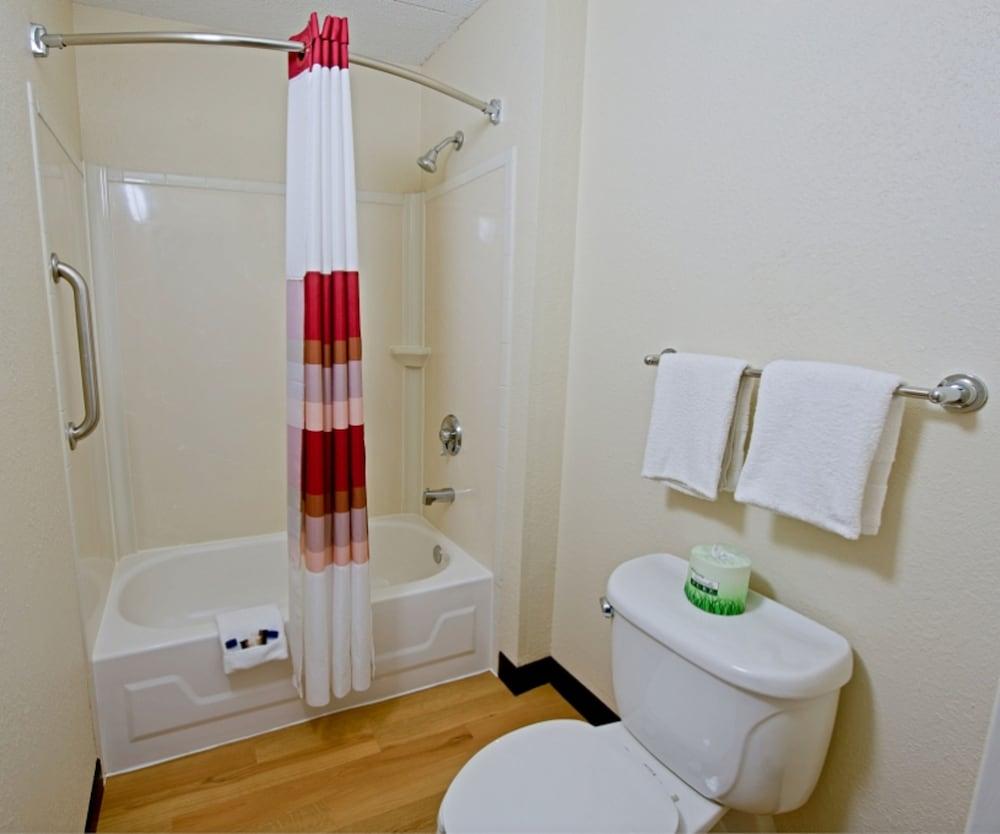 Red Roof Inn Akron Εξωτερικό φωτογραφία