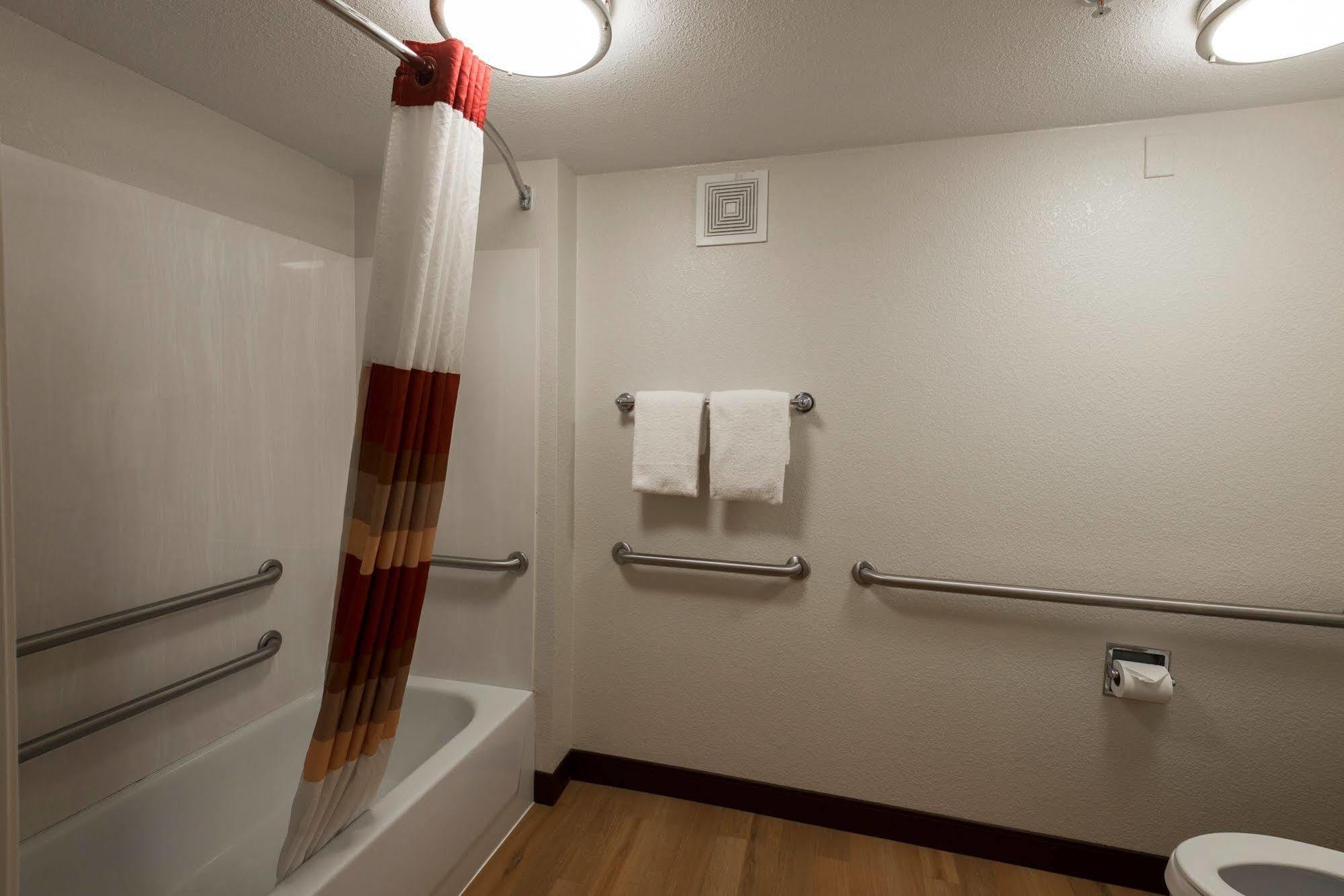 Red Roof Inn Akron Εξωτερικό φωτογραφία
